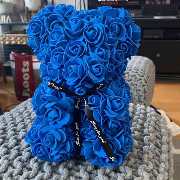Selling a flower bear for which I’ve had for a year - Picture 1 of 3